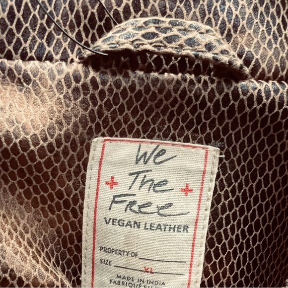 Free People Moto Style Jacket Pretty In Python NWT XL - Picture 4 of 6